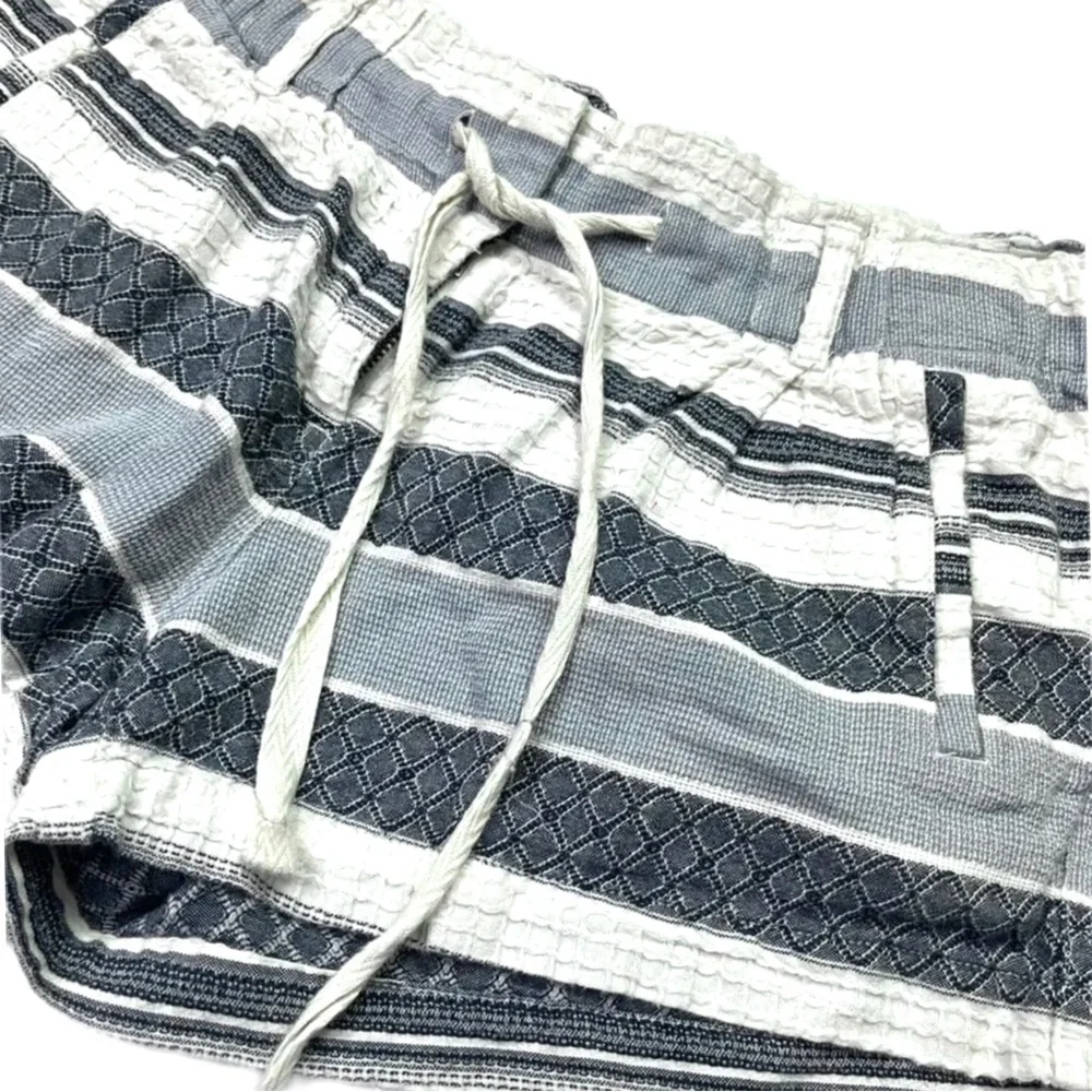 Lou & Grey Women's Tie Waist Gray Striped Shorts - Picture 3 of 7